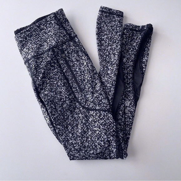 LULULEMON Invigorate 7/8 Tight Leggings Black Grey 4 - Picture 7 of 8